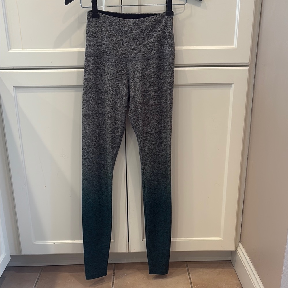 Beyond Yoga Spacedye MidiRise Gray and Dark Green Ombre Leggings